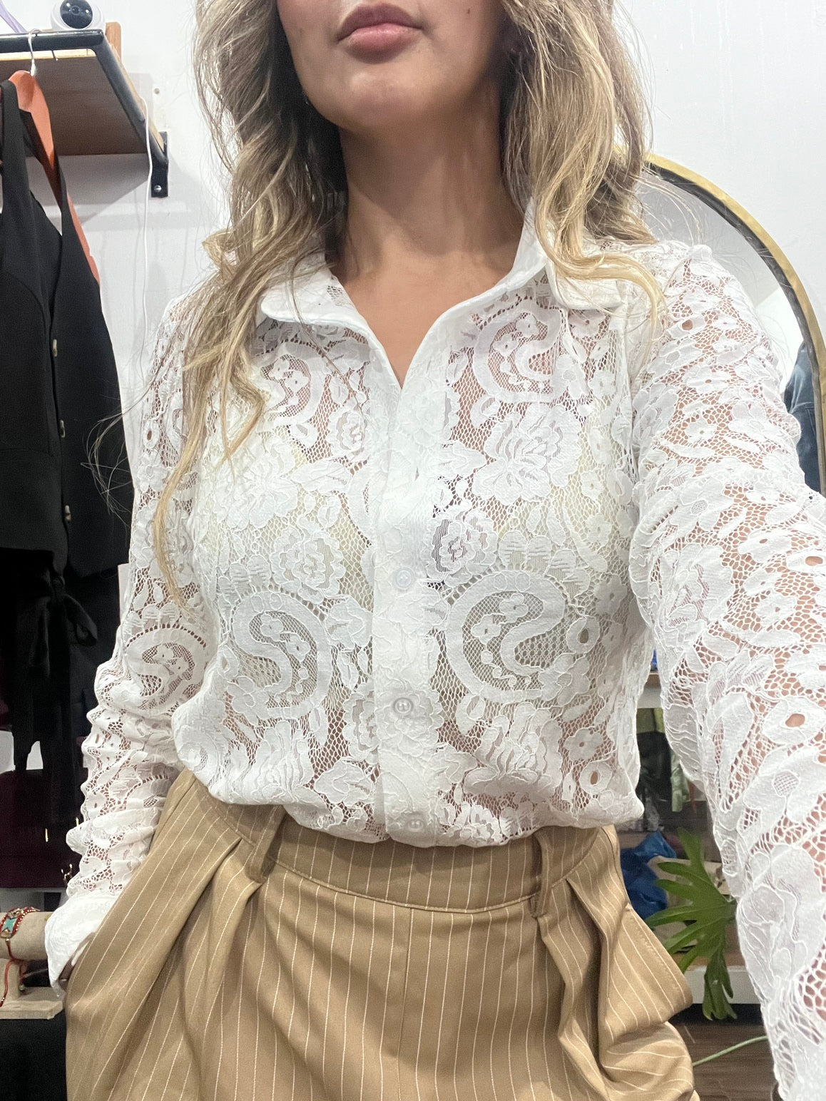 Blusa camisera de encaje blanca