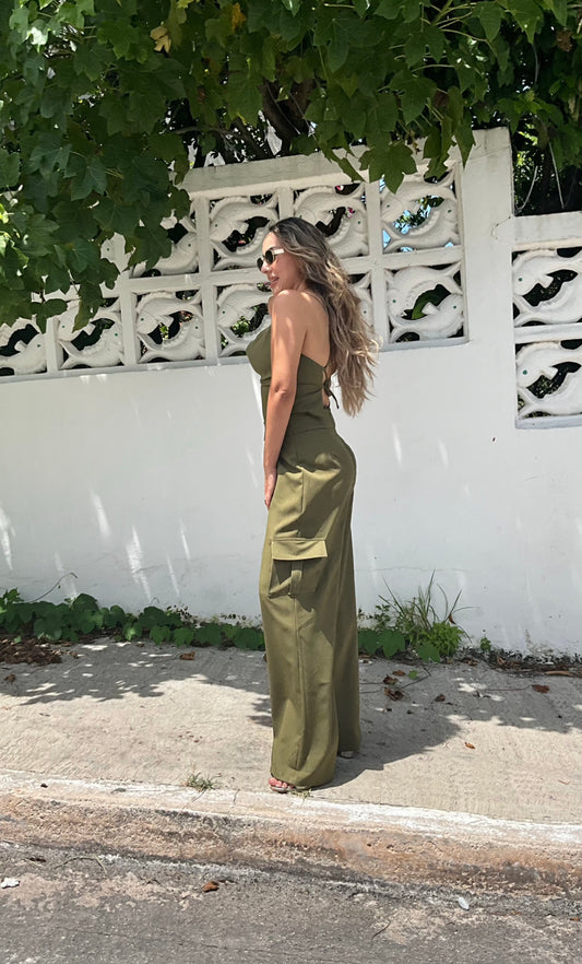 Pantalón cargo y top hamaca ajustable