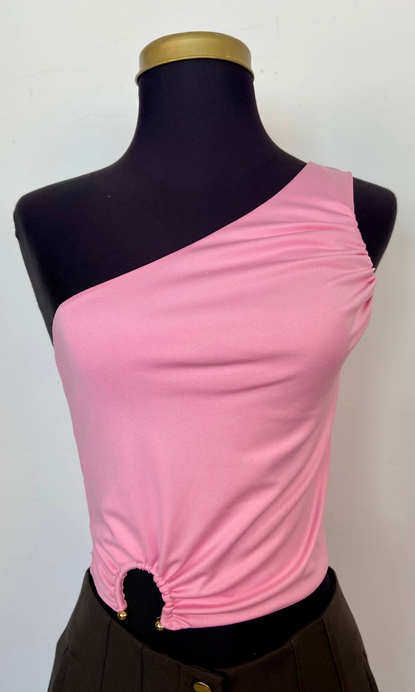 Blusa rosa pastel hombro descubierto